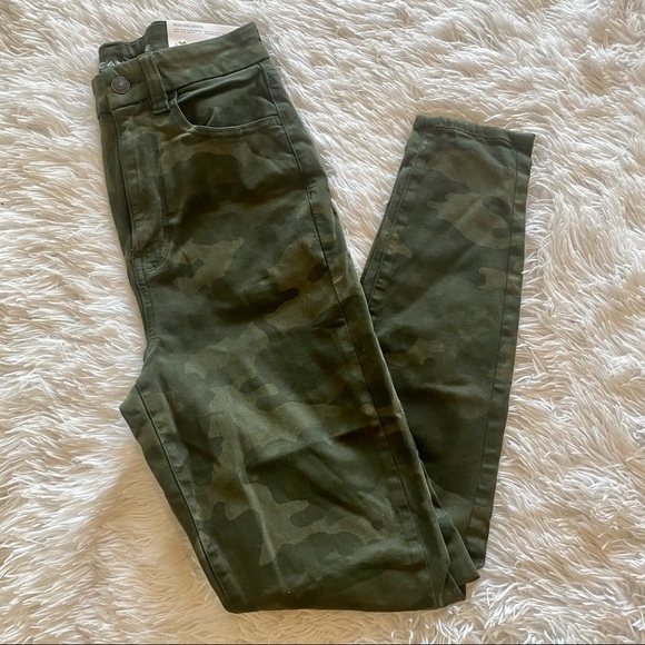 NWT AE Curvy Ripped Camo High Waisted Jegging Jeans - Picture 4 of 15